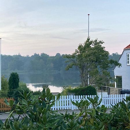 Den Gamle Skomager Hytte Ved Slotssoen Grasten Bagian luar foto