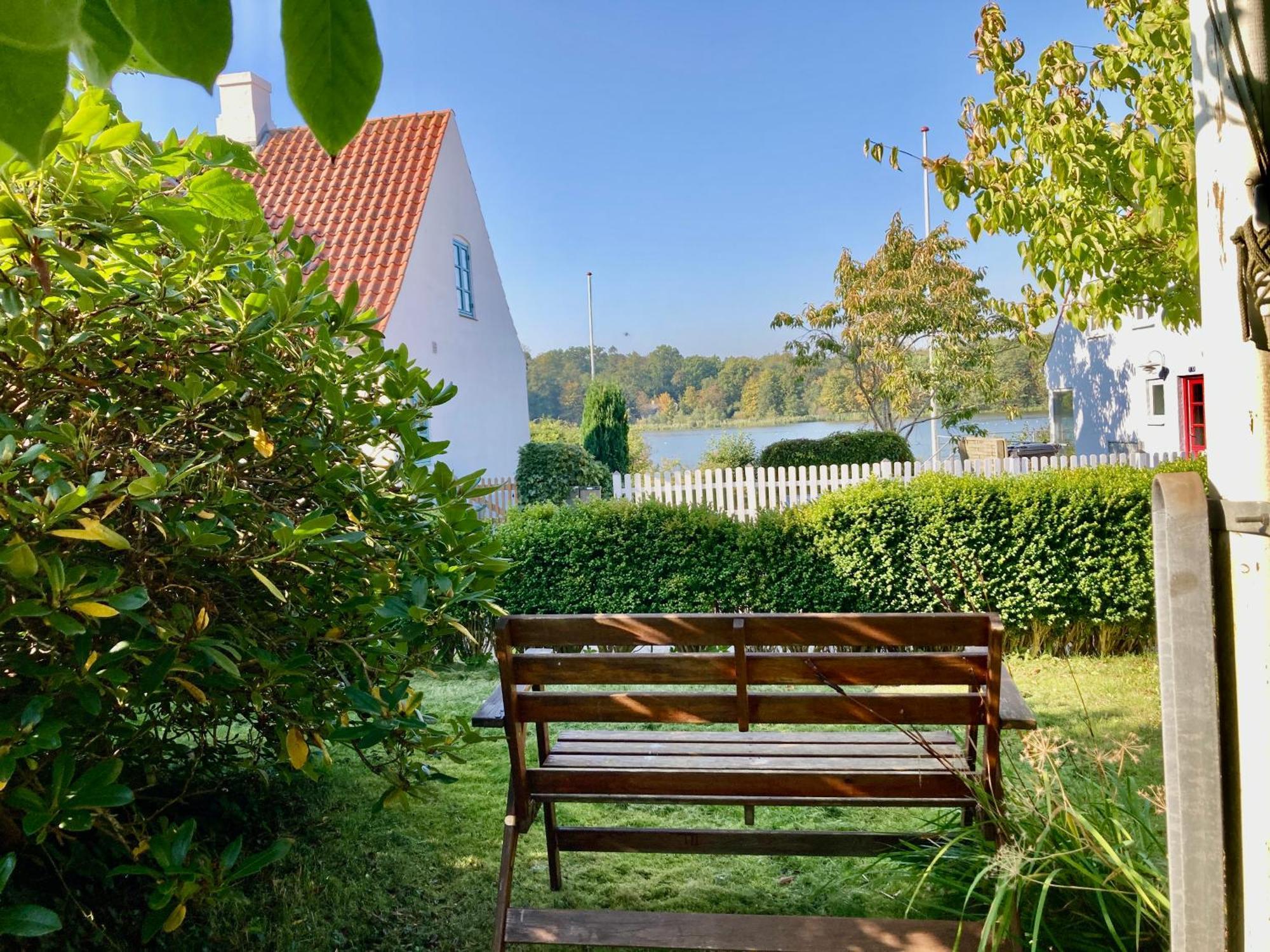 Den Gamle Skomager Hytte Ved Slotssoen Grasten Bagian luar foto